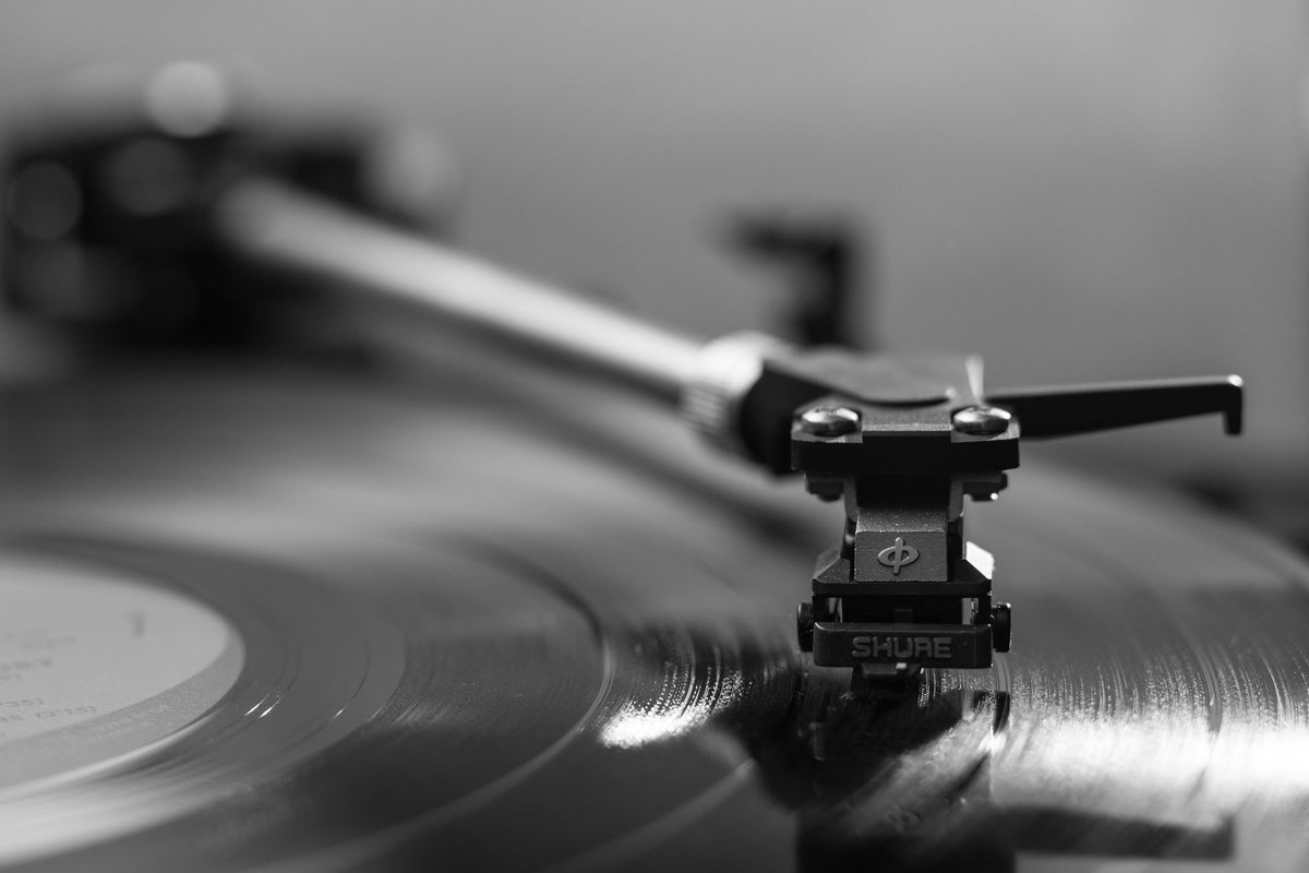 How Movie Soundtracks Set the Mood